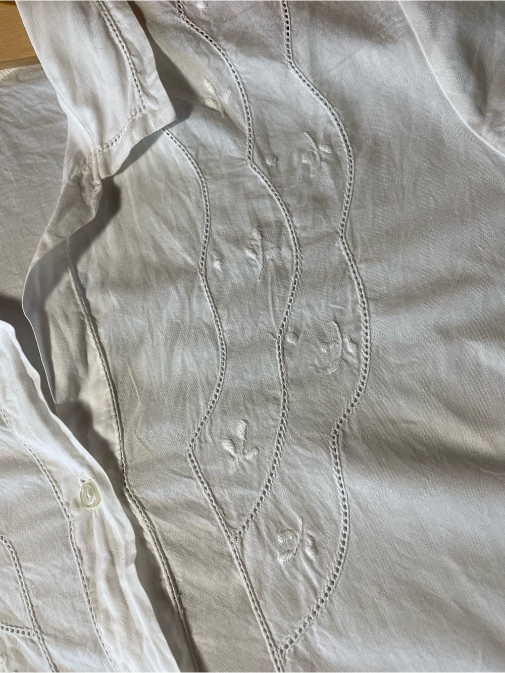 Vintage hand embroidered women’s white shirt - Picture 3 of 14
